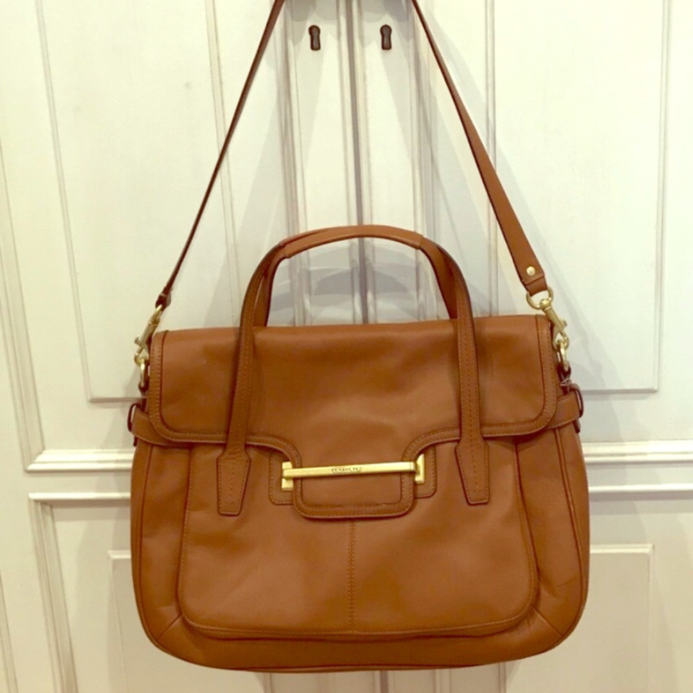 Brown Leather Coach ☀️